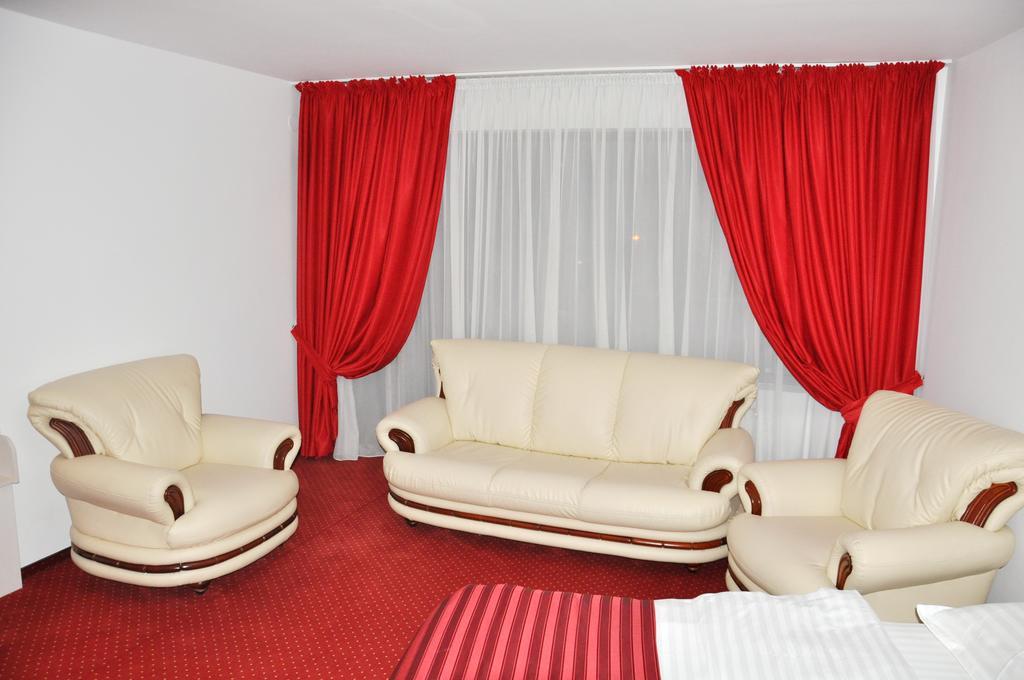 Hotel Thomas Bucarest Esterno foto