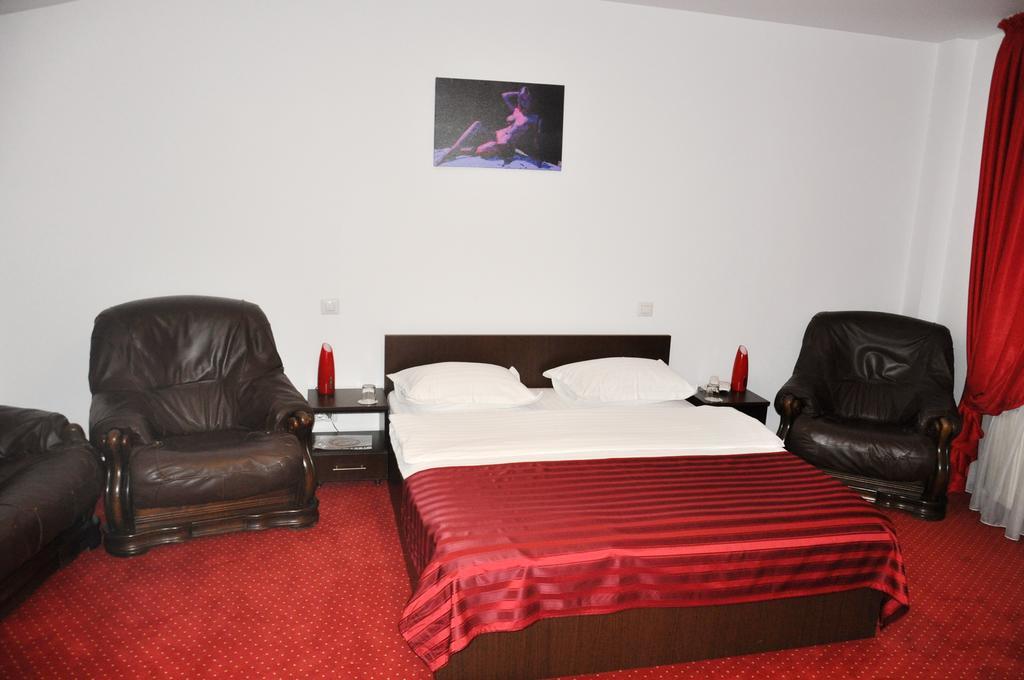Hotel Thomas Bucarest Esterno foto