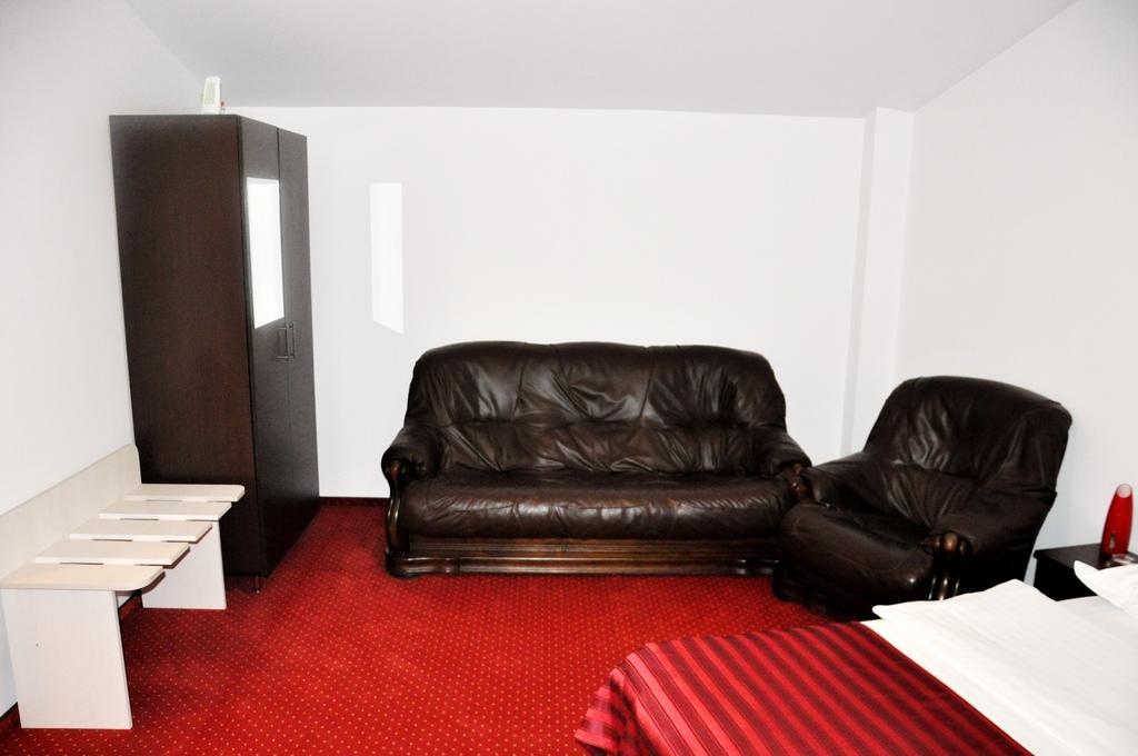 Hotel Thomas Bucarest Esterno foto