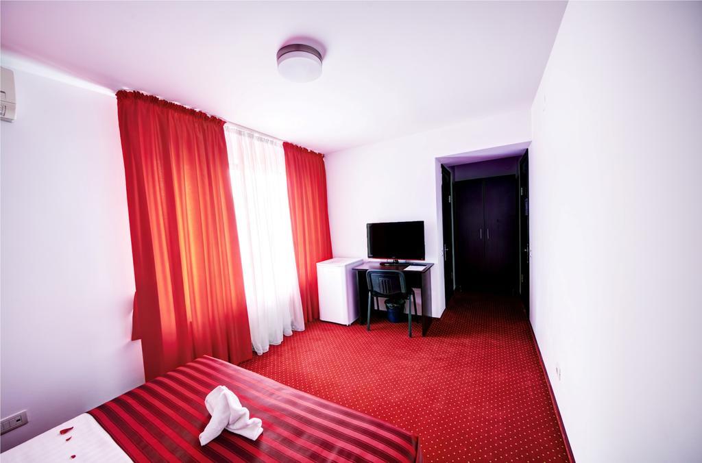 Hotel Thomas Bucarest Esterno foto