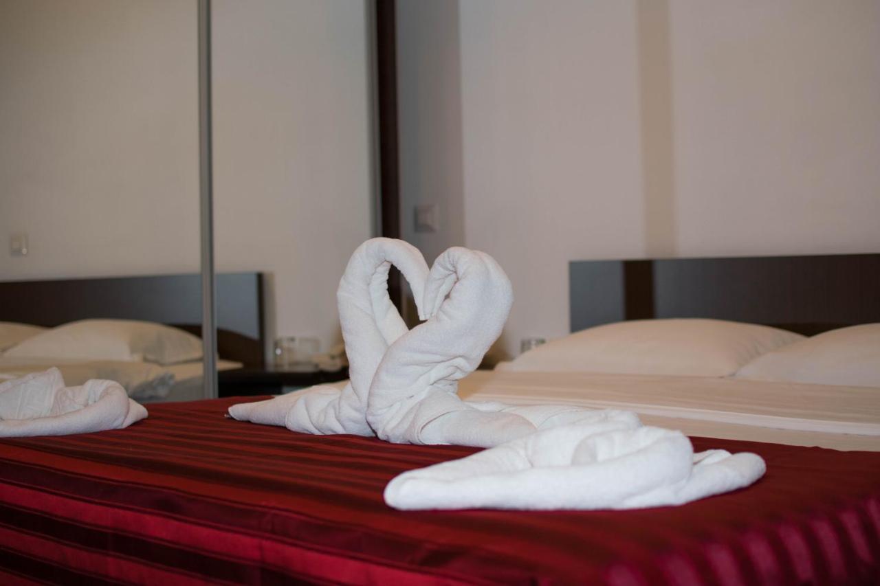 Hotel Thomas Bucarest Esterno foto