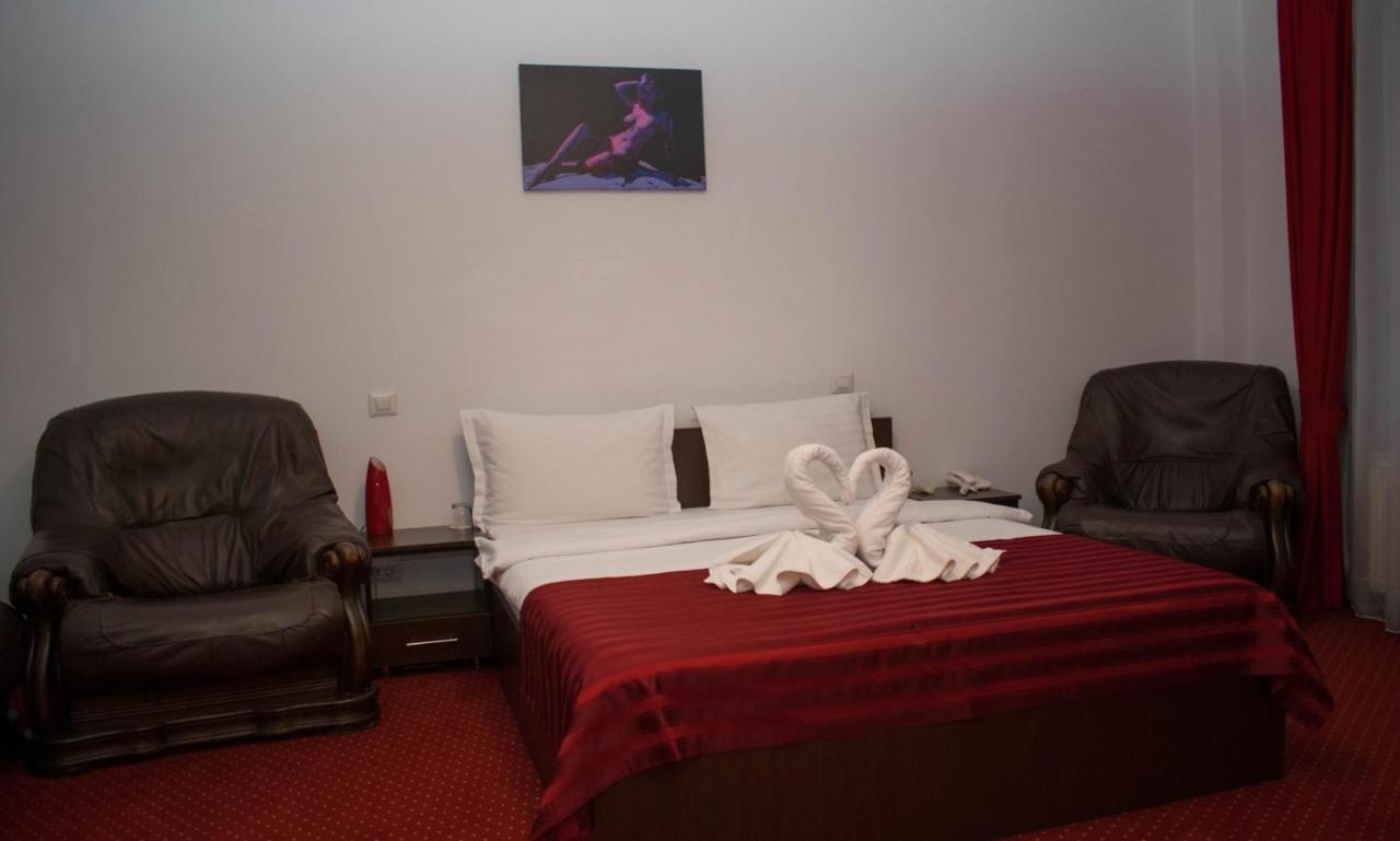 Hotel Thomas Bucarest Esterno foto