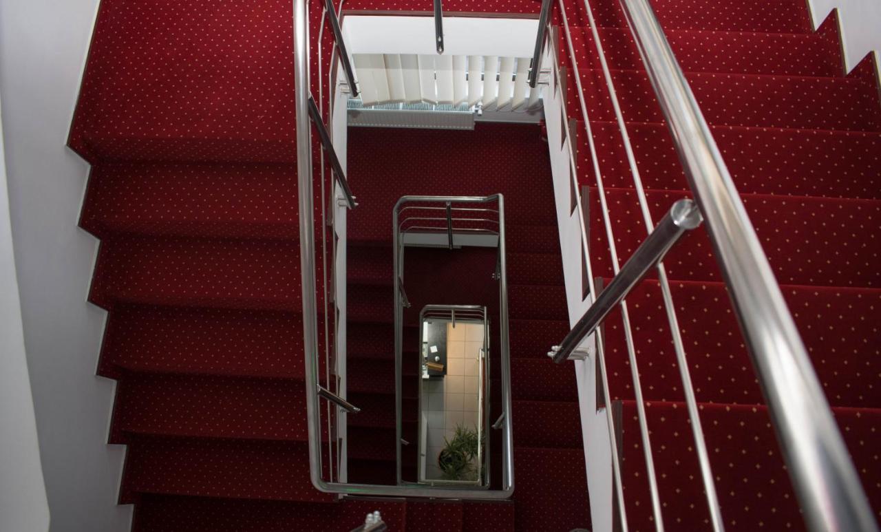 Hotel Thomas Bucarest Esterno foto